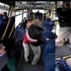 Halk otobüsünde kavga anı kamerada Halk otobüsünde kavga anı kamerada