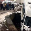 Minibüs kanala düştü: 5 yaralı