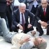 Kirasını ödeyemedi, valilik önünde kendisini ateşe verdi