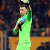 İngiliz ekipleri Muslera için nabız yokladı