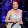 Candan Erçetin’den darbuka şovu Candan Erçetin’den darbuka şovu