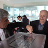 Gurbetçiler oy kullanmaya başladı Gurbetçiler oy kullanmaya başladı