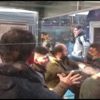 Laleli'de dolu tramvaya binme kavgası Laleli'de dolu tramvaya binme kavgası