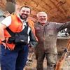 Ünlü komedyen tersanede tekne onardı Ünlü komedyen tersanede tekne onardı