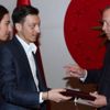 Mesut Özil'den Cumhurbaşkanı Erdoğan'a davet Mesut Özil'den Cumhurbaşkanı Erdoğan'a davet