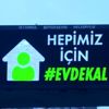 Işıklı trafik levhalarıyla "Evde kal" çağrısı Işıklı trafik levhalarıyla "Evde kal" çağrısı