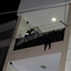 İzmir'de korkunç olay! 4. kattan düşen kadın hayatını kaybetti İzmir'de korkunç olay! 4. kattan düşen kadın hayatını kaybetti