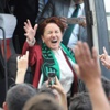 Meral Akşener Kocaelispor taraftarına üçlü çektirdi