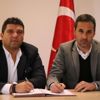 Yalçın Koşukavak imzayı attı Yalçın Koşukavak imzayı attı