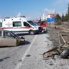 Denizli'de kaza yapan otomobil ikiye bölündü: 4 yaralı