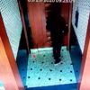ARNAVUTKÖY DE HIRSIZLAR KAPI ÖNLERİNDEKİ AYAKKABILARA ... ARNAVUTKÖY DE HIRSIZLAR KAPI ÖNLERİNDEKİ AYAKKABILARA ...