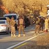 Askerleri taşıyan zırhlı araç devrildi Askerleri taşıyan zırhlı araç devrildi