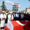 Şehit polis memuru son yolculuğuna uğurlandı Şehit polis memuru son yolculuğuna uğurlandı