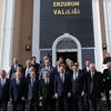 Bakan Albayrak'a Erzurum'da vatandaşlardan yoğun ilgi Bakan Albayrak'a Erzurum'da vatandaşlardan yoğun ilgi