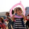 Türkiye savaşta doğan çocukları sevindirdi