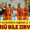 Galatasaray eksiklere ve krizlere rağmen ikinci sırada! Ölüsü bile zirvede Galatasaray eksiklere ve krizlere rağmen ikinci sırada! Ölüsü bile zirvede