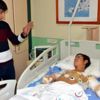 Elleri kesilen çobana anlamlı ziyaret