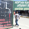 Kanlı musluk billboardları mahkeme kararıyla toplandı Kanlı musluk billboardları mahkeme kararıyla toplandı