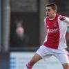 Ajaxlı futbolcunun maçta kalbi durdu Ajaxlı futbolcunun maçta kalbi durdu