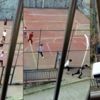 Siren sesini duyan çocukların güldüren kaçışı Siren sesini duyan çocukların güldüren kaçışı