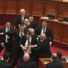 Arnavutluk meclisinde Başbakan'a yumurta attılar