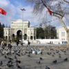 Beyazıt'ta "üzerimde bomba var" diye bağıran kadın gözaltına alındı