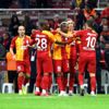 Galatasaray liderle puan farkını eritiyor Galatasaray liderle puan farkını eritiyor