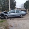 Otomobil duvara çarptı: 1 yaralı