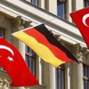 Almanya'daki Türklerden 'Evde Almanca konuşulsun' tasarısına tepki Almanya'daki Türklerden 'Evde Almanca konuşulsun' tasarısına tepki