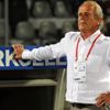 Teknik direktör Mustafa Denizli, Cumhuriyet okuduğu için dışlanmış! Teknik direktör Mustafa Denizli, Cumhuriyet okuduğu için dışlanmış!