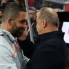 Arda Turan Galatasaray'a imza atıyor Arda Turan Galatasaray'a imza atıyor