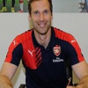 Petr Cech Arsenal'e imzayı attı Petr Cech Arsenal'e imzayı attı