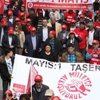 1 Mayıs’ı işçileriyle kutladı 1 Mayıs’ı işçileriyle kutladı