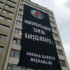 Ankara Barosun'dan YSK'ya pankartlı tepki Ankara Barosun'dan YSK'ya pankartlı tepki