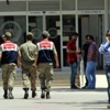 Diyarbakır'da firar eden 3 tutukludan 1'i yakalandı Diyarbakır'da firar eden 3 tutukludan 1'i yakalandı