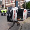 Ambulansla traktör çarpıştı, beş kişi yaralandı Ambulansla traktör çarpıştı, beş kişi yaralandı