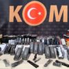 Malatya da kaçak 15 bin bıçak ele geçirildi Malatya da kaçak 15 bin bıçak ele geçirildi