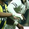 Derbide kartlar havada uçuşuyor Derbide kartlar havada uçuşuyor