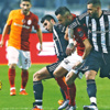 Kartal zirveye kondu aslan tepetaklak oldu