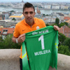 Muslera tarihe geçmeye hazırlanıyor