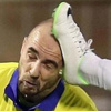 Adrian'ın kafasına krampon darbesi! Adrian'ın kafasına krampon darbesi!