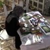 Filistinli genç kız asma yapraklarını sanat eserine ... Filistinli genç kız asma yapraklarını sanat eserine ...