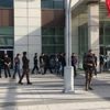 Sultangazi'de evlendirme dairesi önünde silahlı kavga Sultangazi'de evlendirme dairesi önünde silahlı kavga