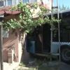 Halk otobüsü eve girdi Halk otobüsü eve girdi