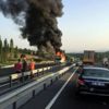 Son dakika: Manisa'da seyir halindeki otobüs yandı