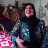 Rejimin saldırısında ölen yakınlarını toplu şekilde defnetmişler
