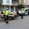 Otomobilin otobüsle çarpıştığı kaza anı kamerada