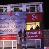 MHP'ye asılan pankart indirildi MHP'ye asılan pankart indirildi