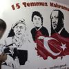 Duvarlara 15 Temmuz kahramanlıklarını resmediyor Duvarlara 15 Temmuz kahramanlıklarını resmediyor
