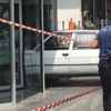 Güvenlik görevlileriyle tartıştığı hastaneye otomobille girmeye kalktı